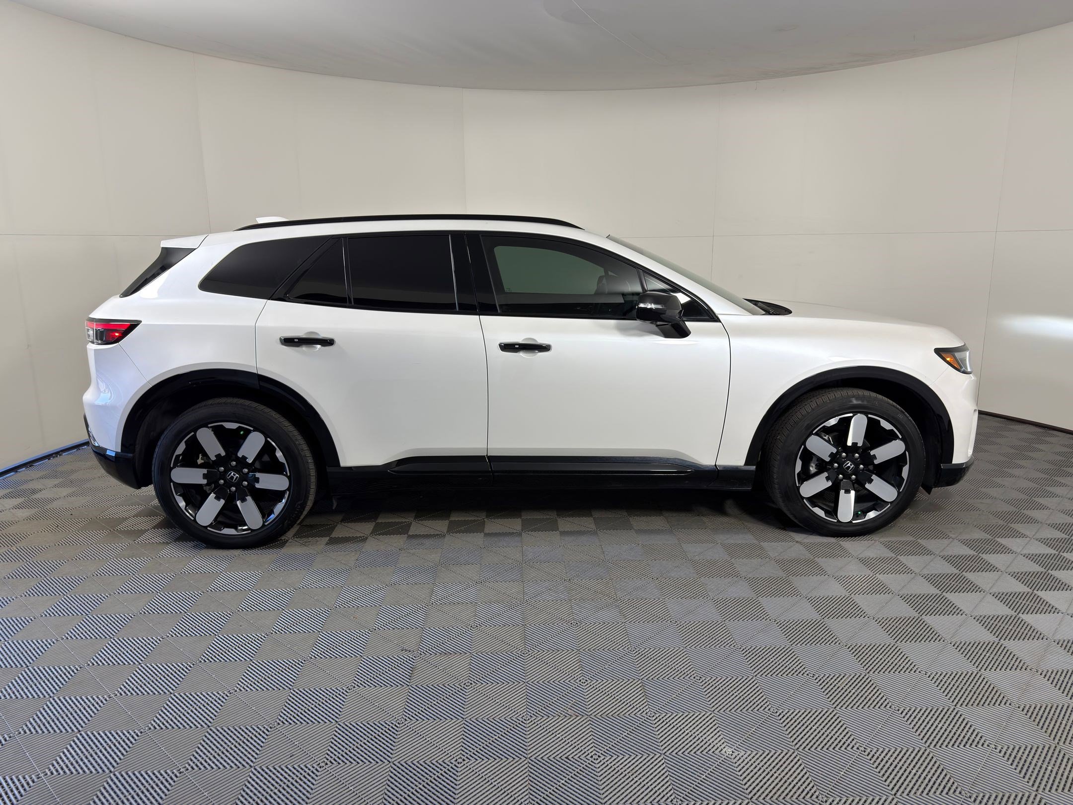 Used 2024 Honda Prologue Elite image 8