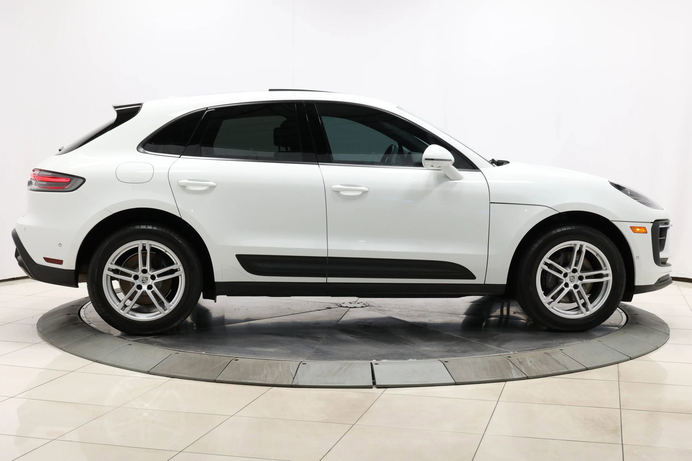 Used 2022 Porsche Macan image 59