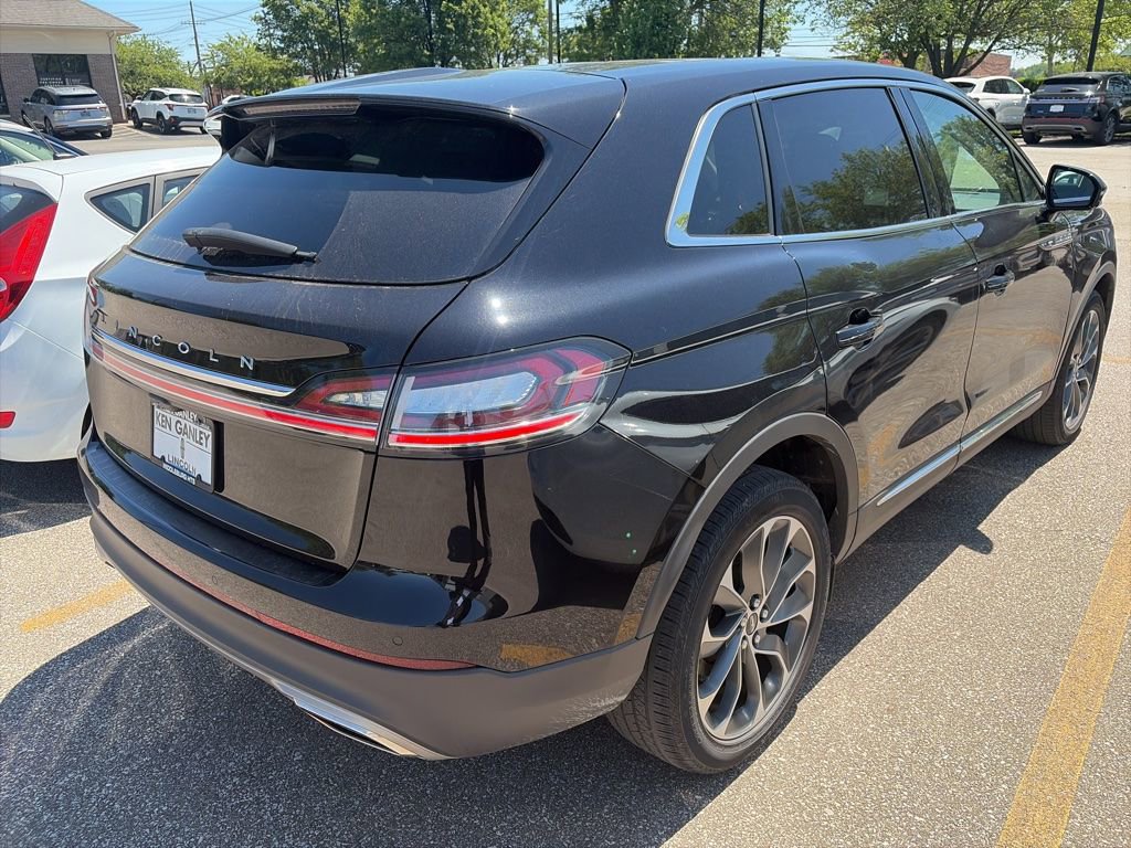 Used 2023 Lincoln Nautilus Reserve AWD/4WD image 3