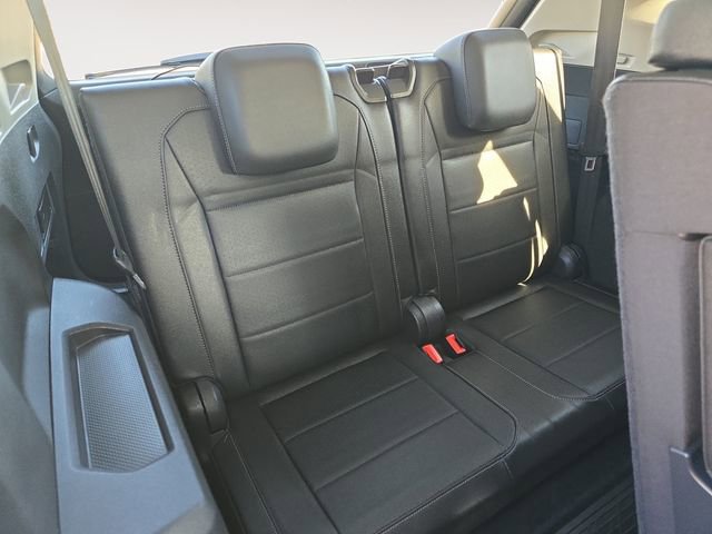 Used 2020 Volkswagen Tiguan SE image 17