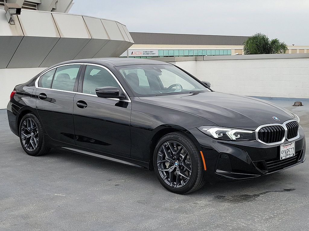 Used 2026 BMW 330i Sedan w/ Convenience Package RWD image 4