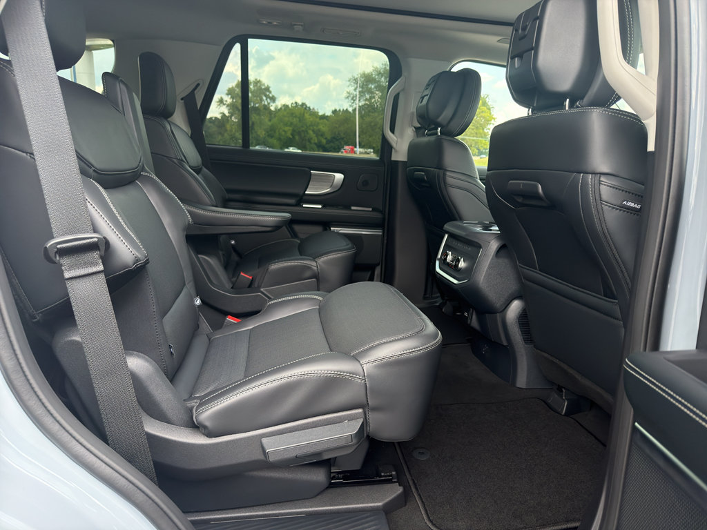 New 2027 Ford Expedition Platinum w/ Driver's Package AWD/4WD image 27