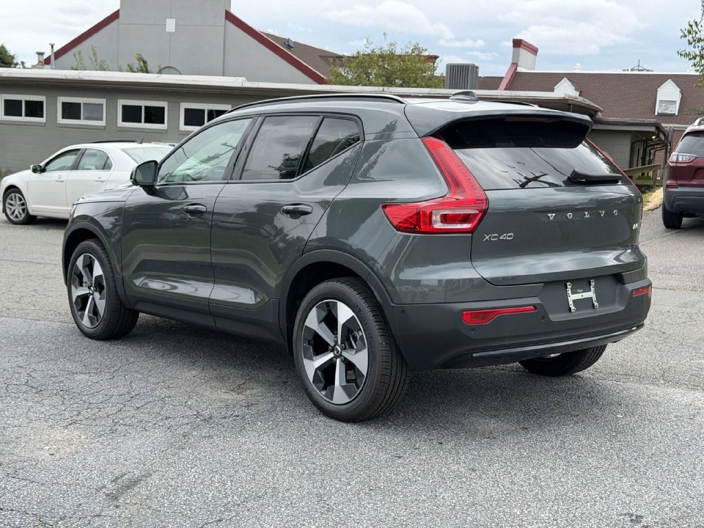 New 2026 Volvo XC40 B5 Plus w/ Protection Package Premier AWD/4WD image 21