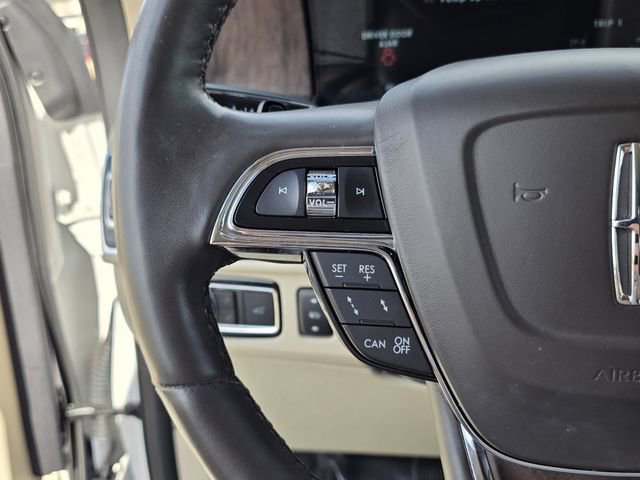 Used 2018 Lincoln Navigator Select w/ Technology Package image 27