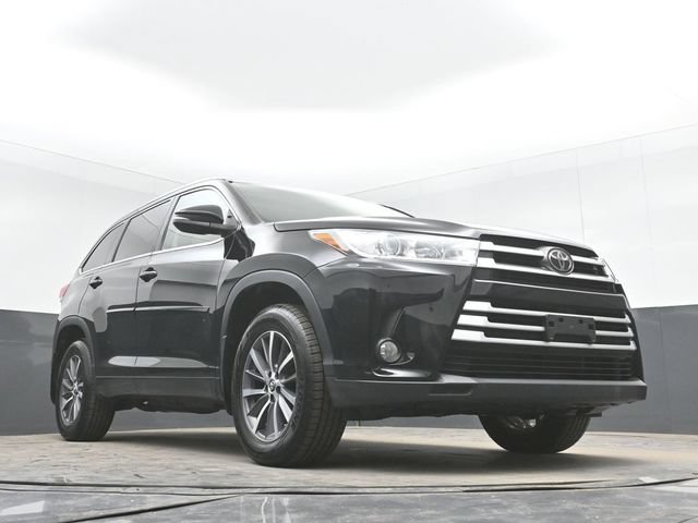 Used 2018 Toyota Highlander XLE w/ Protection Package #3 AWD/4WD image 46