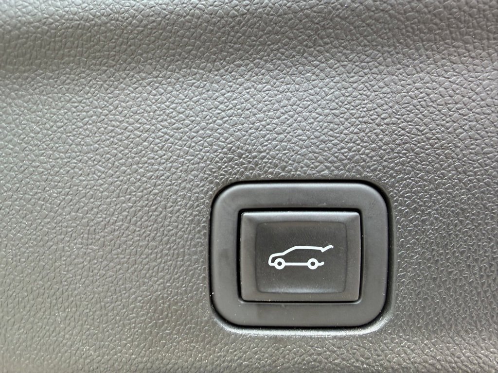 Certified 2023 GMC Yukon SLT w/ SLT Premium Package image 9