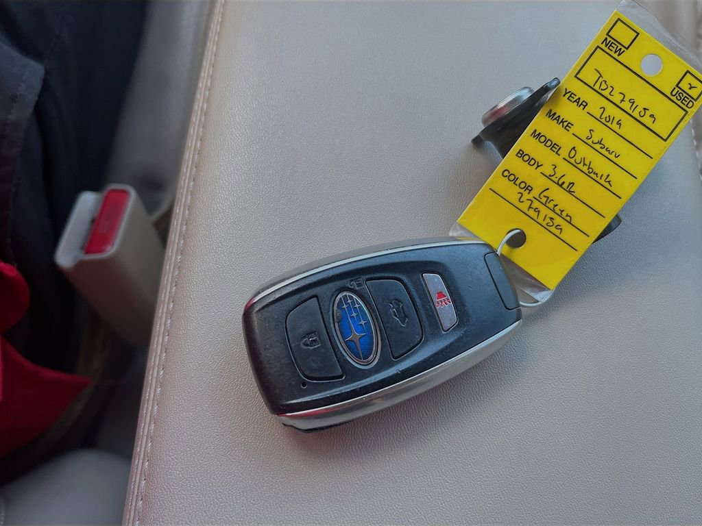 Used 2019 Subaru Outback 3.6R Limited AWD/4WD image 35