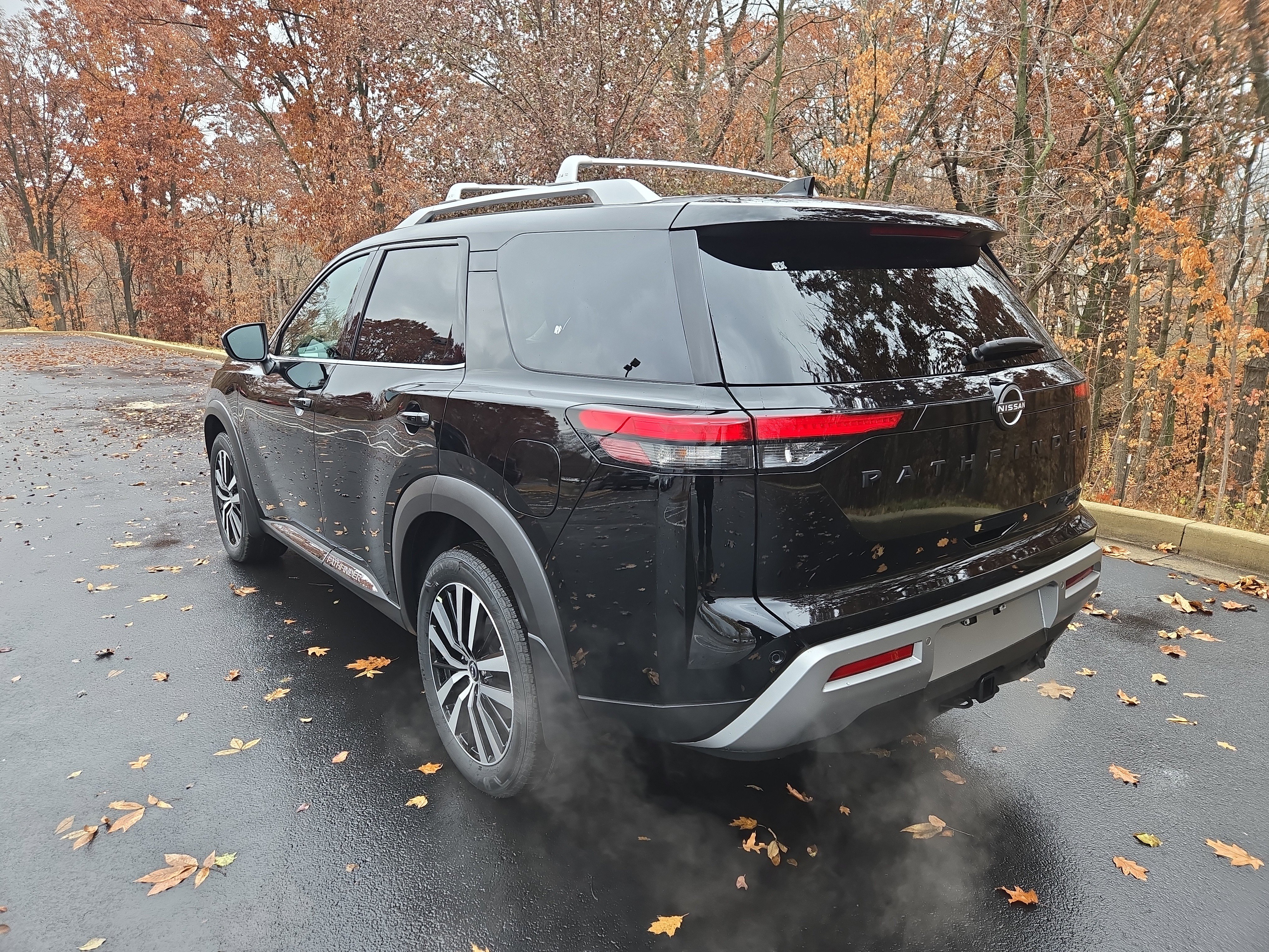 New 2025 Nissan Pathfinder Platinum image 6