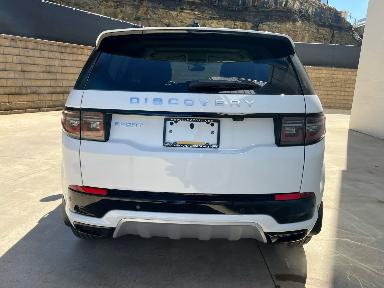 Used 2025 Land Rover Discovery Sport S image 4