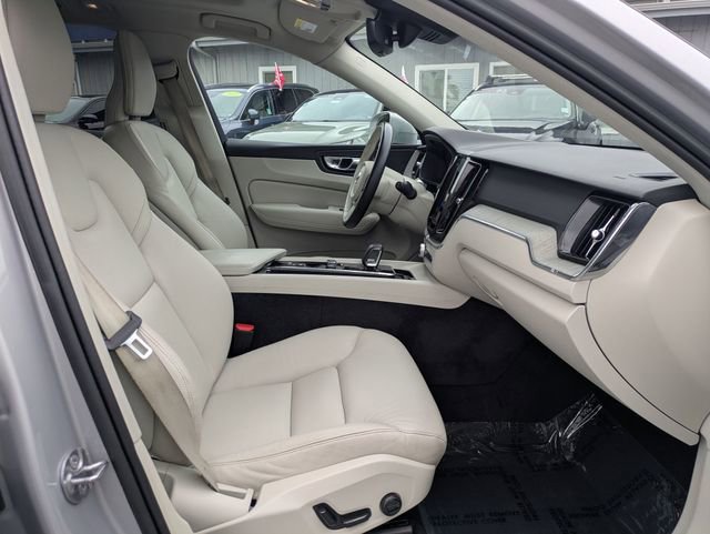 Certified 2023 Volvo XC60 B5 Plus w/ Protection Package Premier AWD/4WD image 30