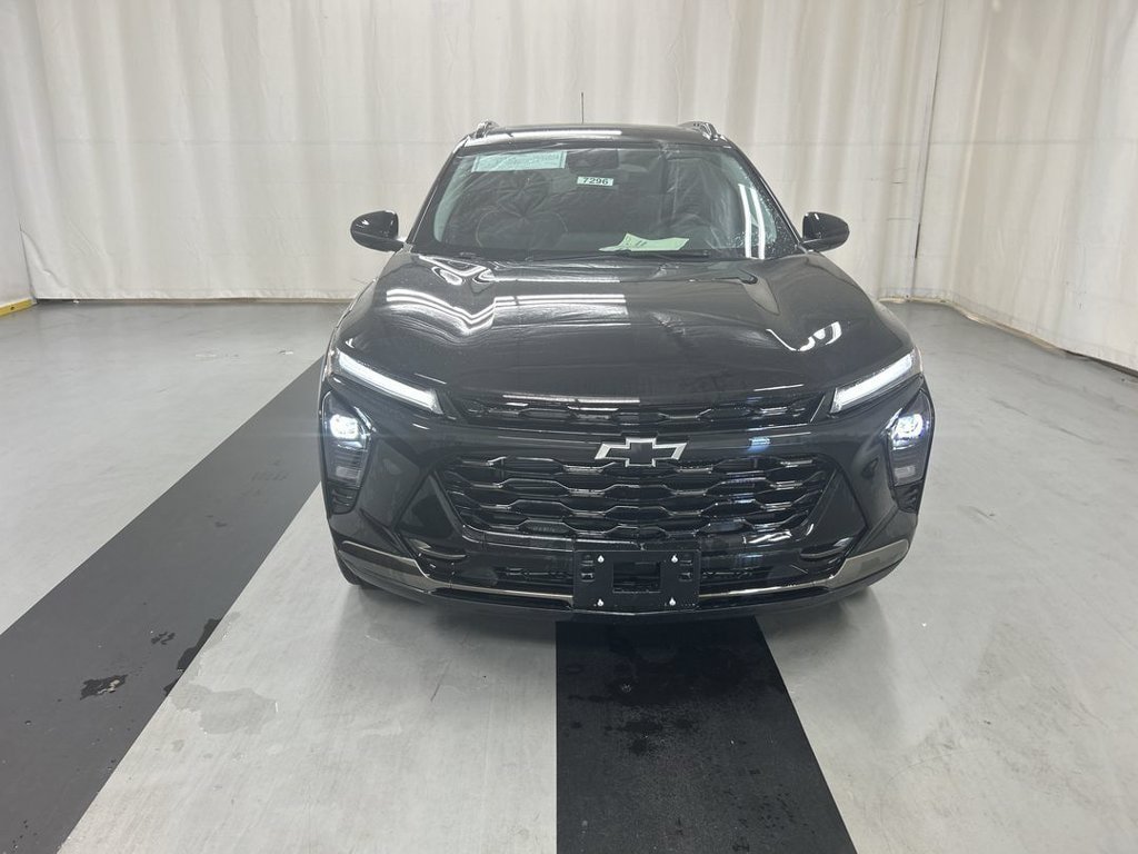 New 2026 Chevrolet Trax ACTIV w/ Sunroof Package FWD image 3