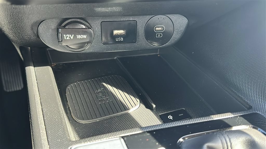 Used 2024 Hyundai Elantra Limited FWD image 28