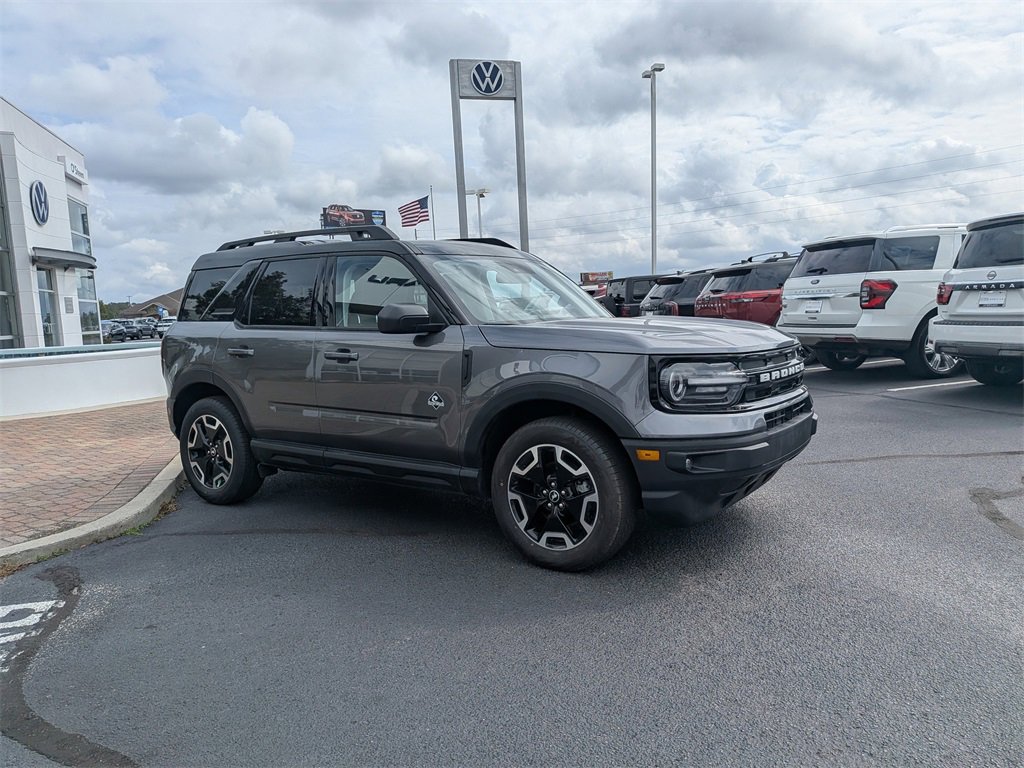 Used 2023 Ford Bronco Sport Outer Banks image 3