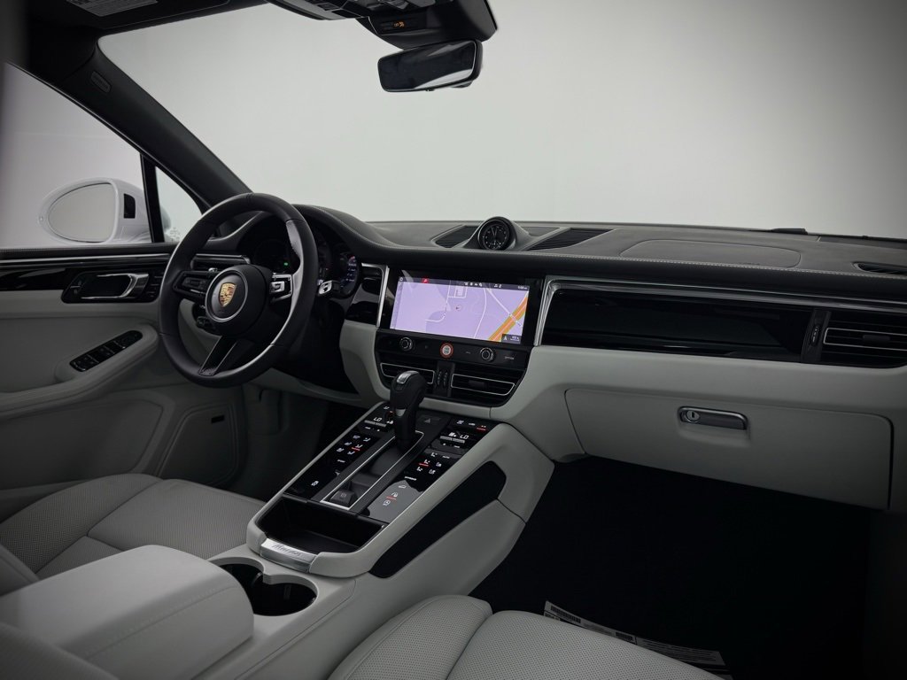 New 2026 Porsche Macan image 22