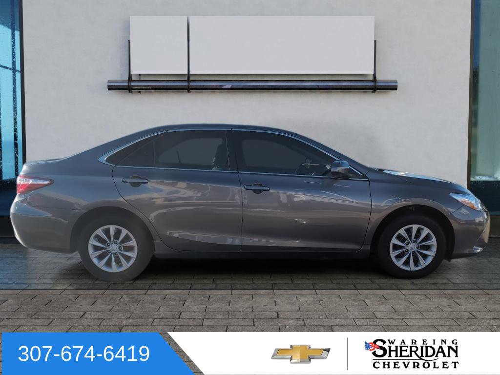 Used 2017 Toyota Camry LE image 3