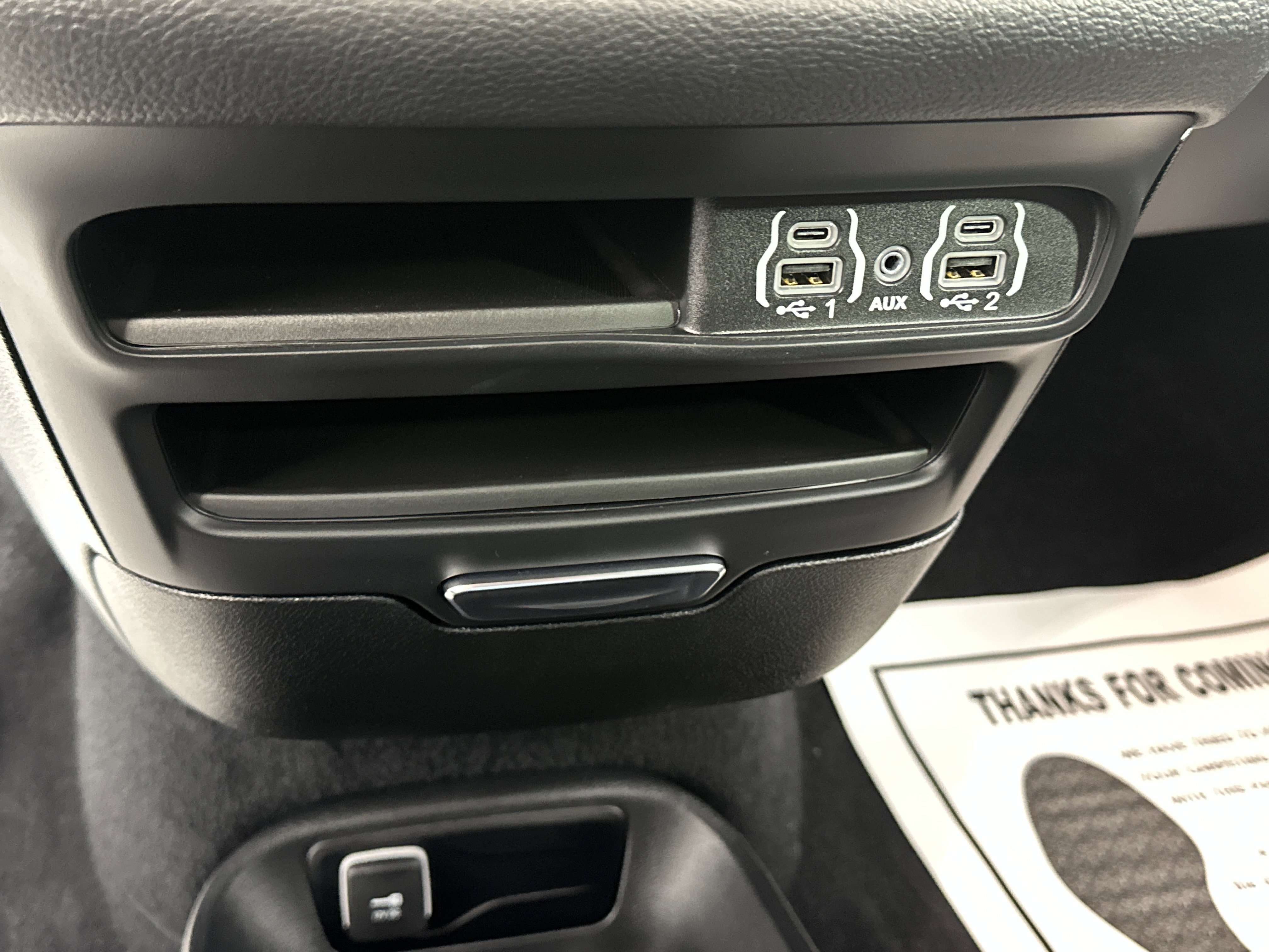 Used 2025 Chrysler Pacifica Select image 24