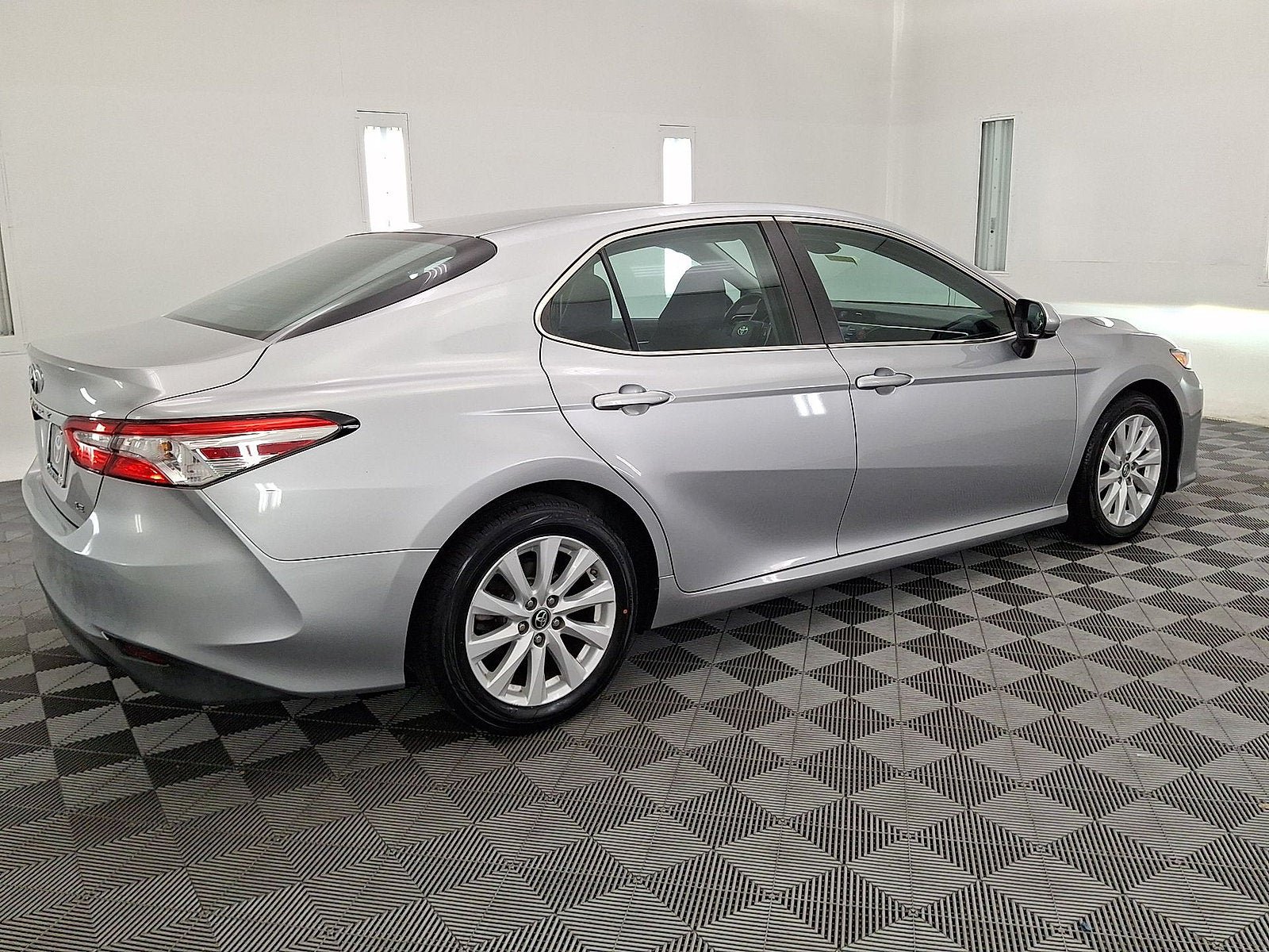 Certified 2018 Toyota Camry LE FWD image 17