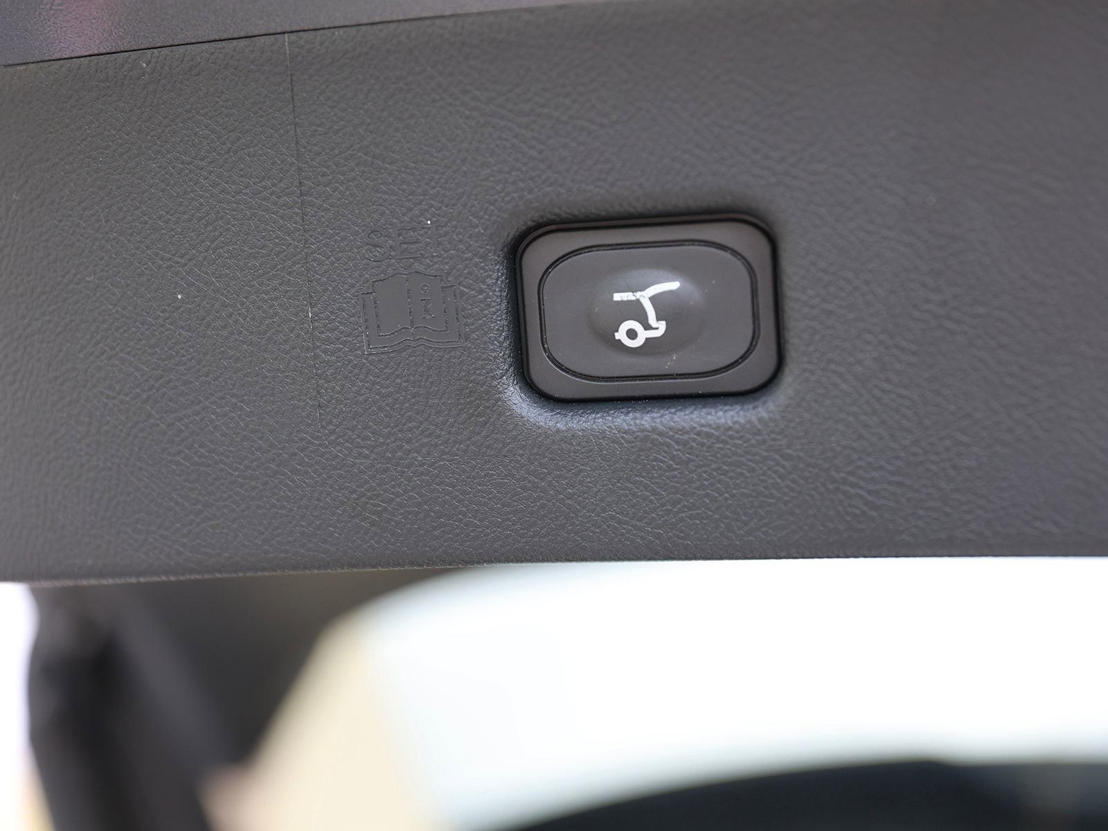 Used 2022 Lincoln Nautilus Reserve image 14