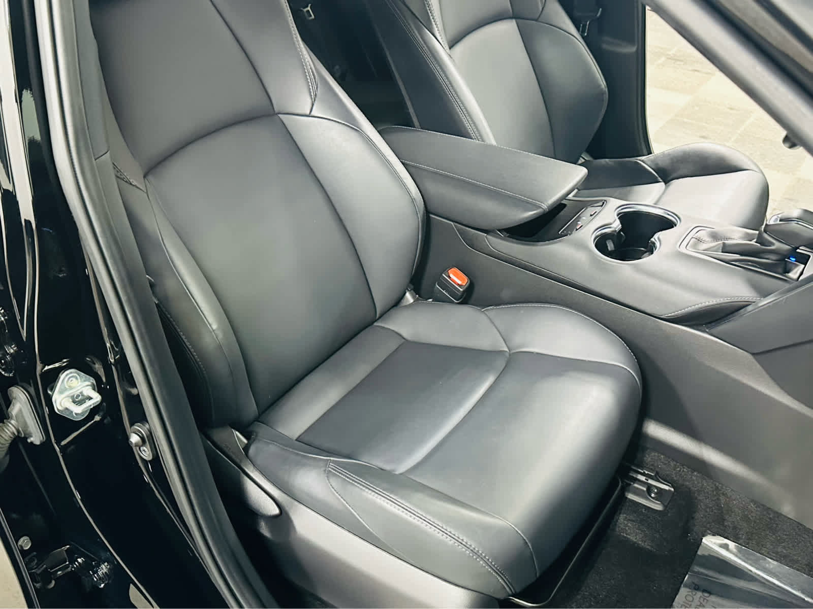 Certified 2022 Toyota Venza XLE AWD/4WD image 23