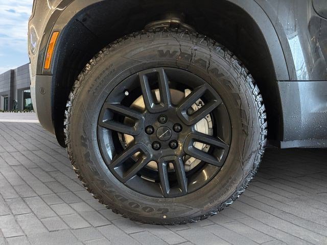 New 2026 Land Rover Defender 130 S AWD/4WD image 9