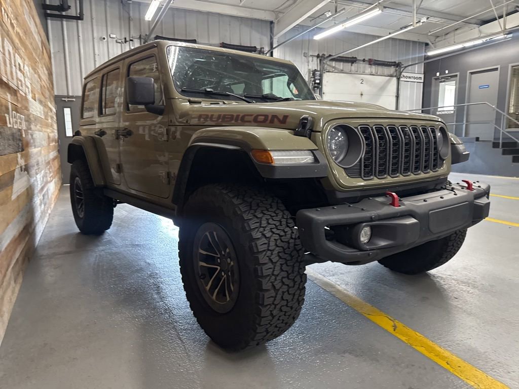 Used 2026 Jeep Wrangler Unlimited Rubicon AWD/4WD image 3