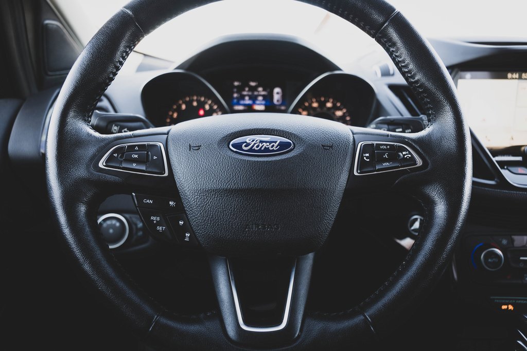 Used 2018 Ford Escape Titanium w/ Ford Safe & Smart Package image 16