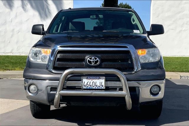 Used 2012 Toyota Tundra 4x4 CrewMax w/ Tow Pkg image 3