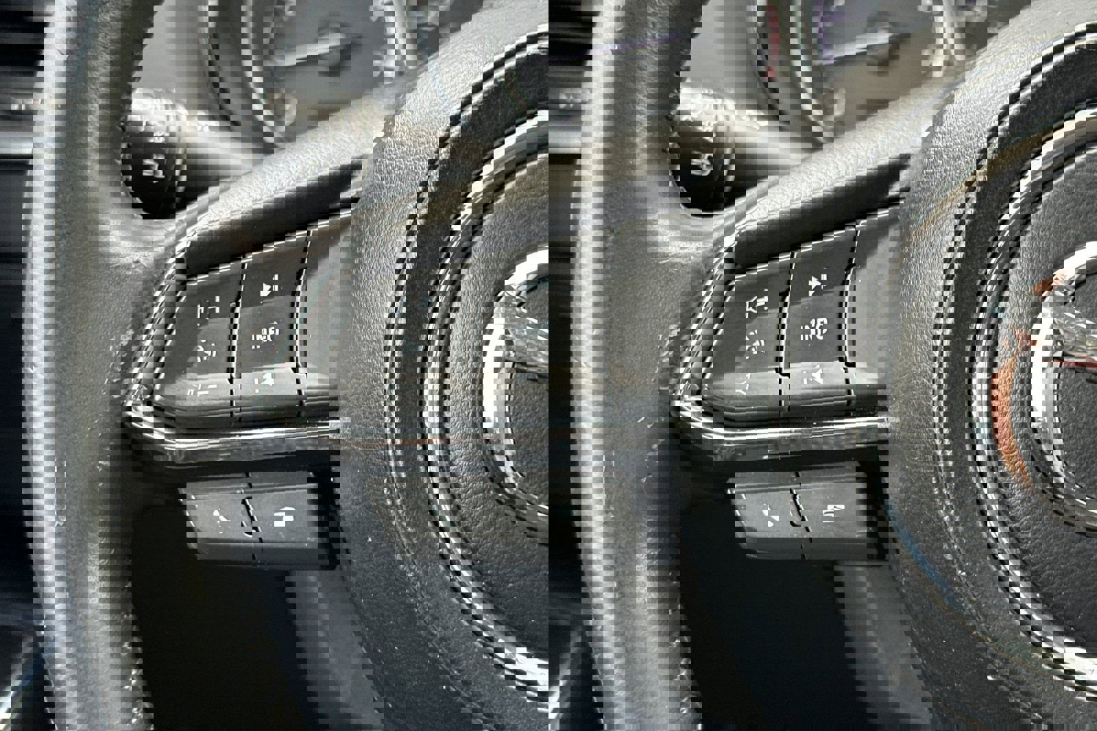 Used 2018 MAZDA CX-9 Sport image 29