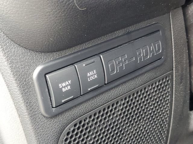 Used 2017 Jeep Wrangler Unlimited Rubicon w/ Cold Weather Group AWD/4WD image 9