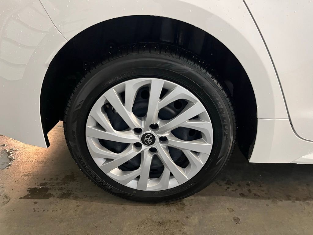 Used 2024 Toyota Corolla LE FWD image 31