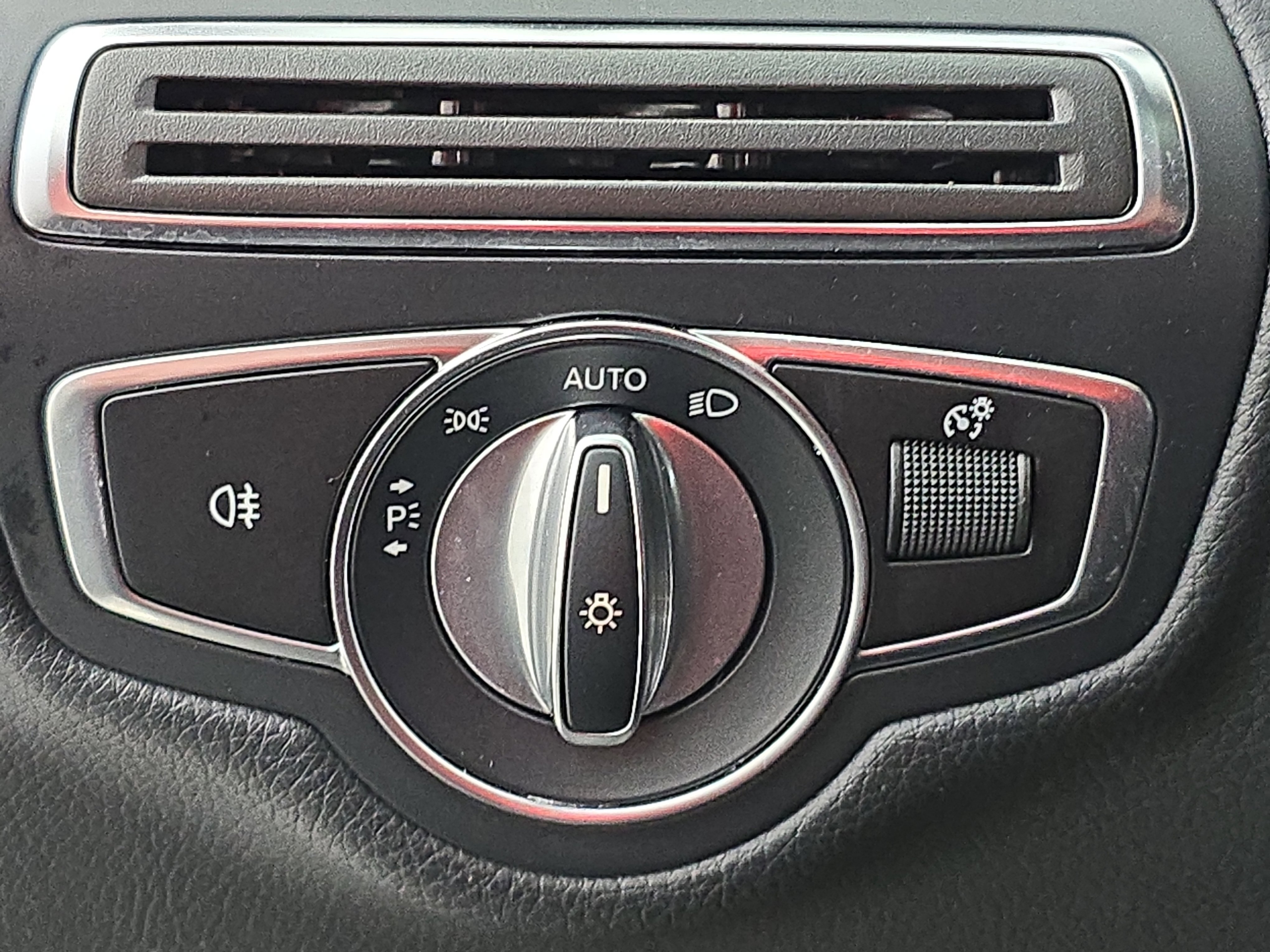 Certified 2019 Mercedes-Benz GLC 300 image 25