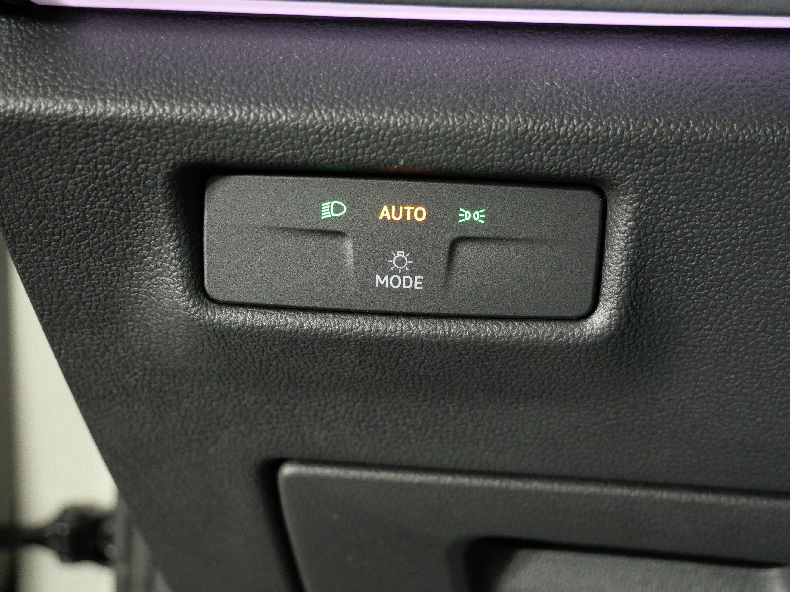 New 2026 Volkswagen Tiguan SE R-Line AWD/4WD image 25