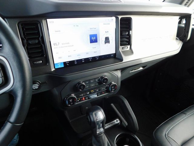 Used 2025 Ford Bronco Badlands image 32