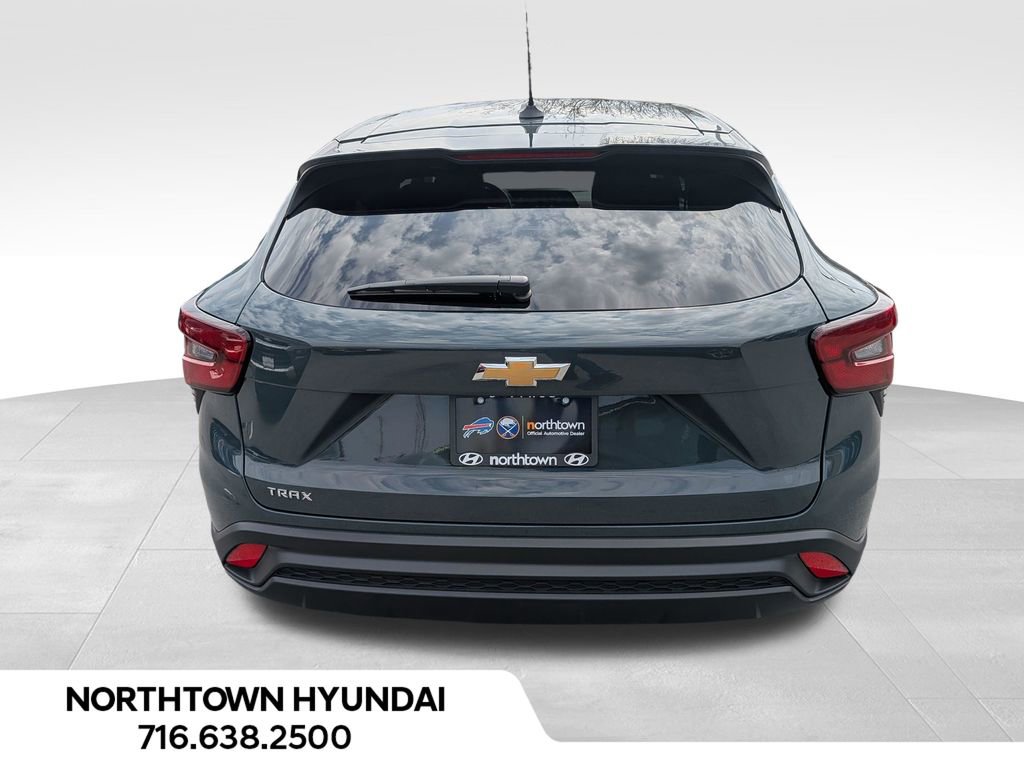 Used 2025 Chevrolet Trax LS image 13