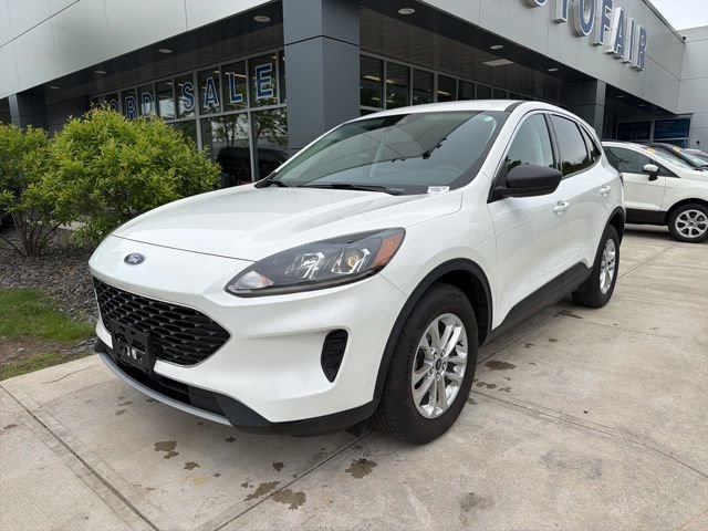 Certified 2022 Ford Escape SE w/ Cold Weather Package AWD/4WD image 4