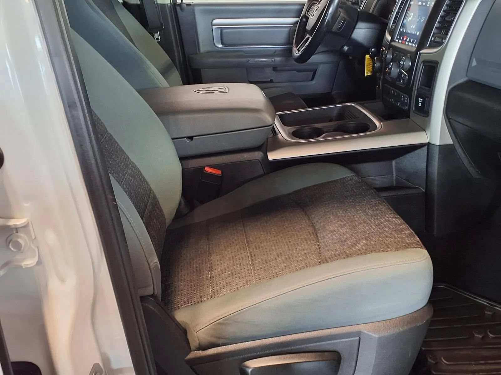 Used 2019 RAM 1500 Big Horn AWD/4WD image 11