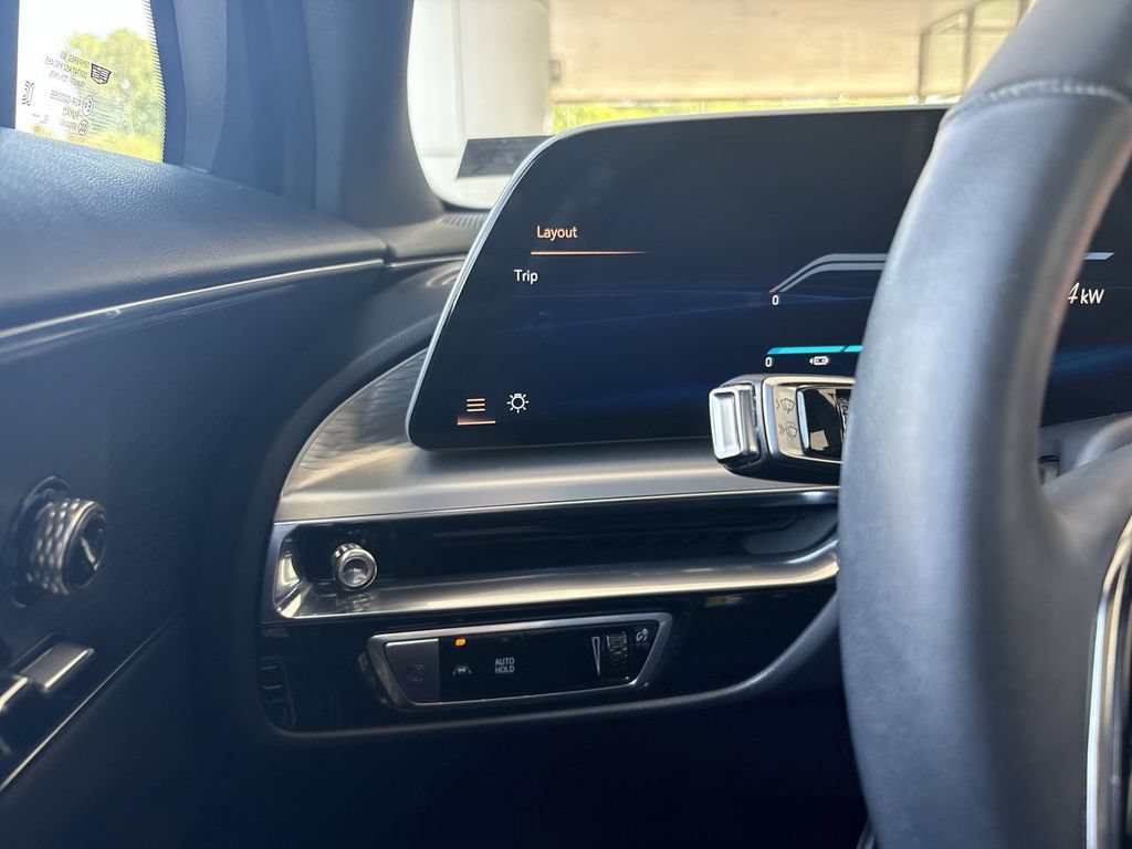 Certified 2024 Cadillac Lyriq Luxury AWD/4WD image 18