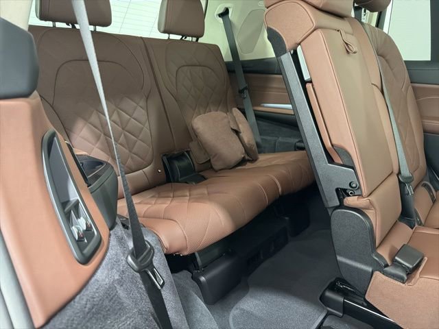 Used 2026 BMW X7 xDrive40i w/ Premium Package image 27