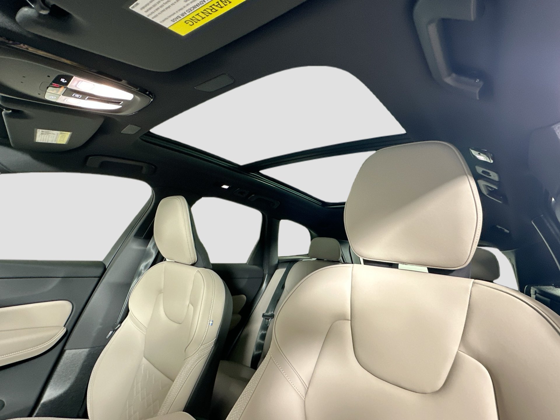 New 2026 Volvo XC60 B5 Plus w/ Protection Package Premier AWD/4WD image 23