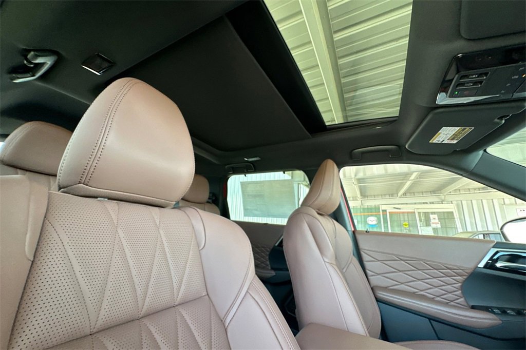 New 2025 Mitsubishi Outlander SEL image 18