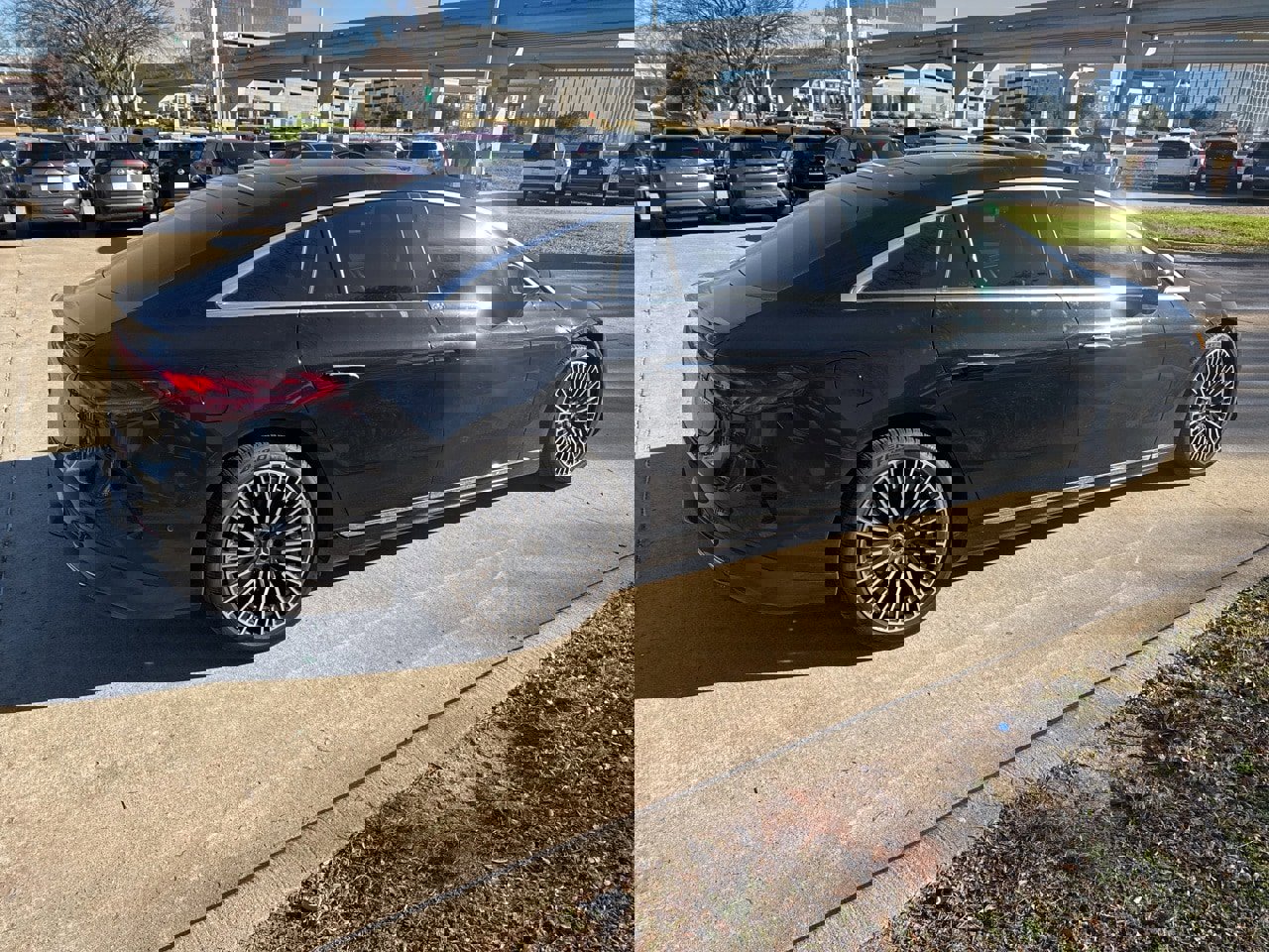 Used 2022 Mercedes-Benz EQS 580 4MATIC Sedan image 3