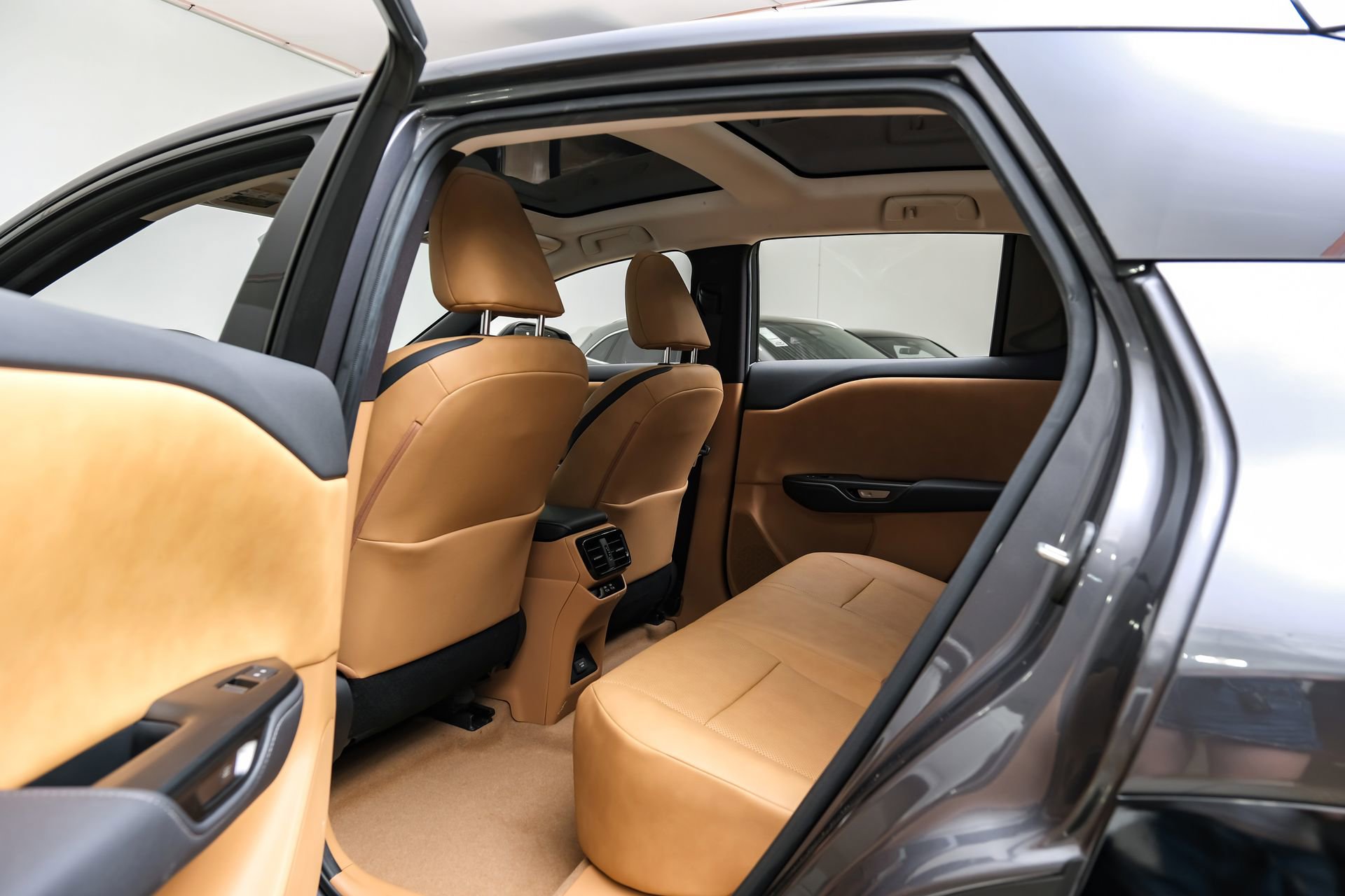 Used 2023 Lexus RZ 450e Premium w/ Technology Package image 43