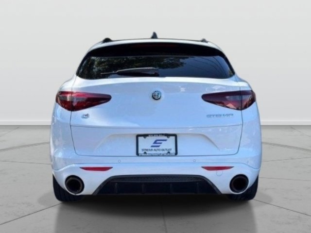 Used 2023 Alfa Romeo Stelvio Veloce AWD/4WD image 11