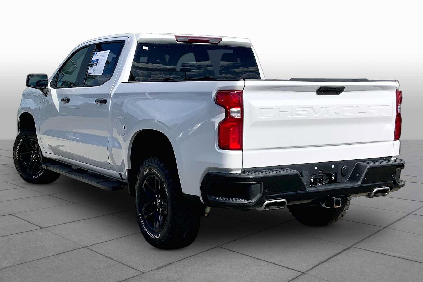 Used 2022 Chevrolet Silverado 1500 LT Trail Boss w/ Safety Package AWD/4WD image 11