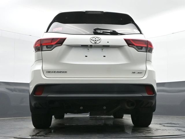 Used 2019 Toyota Highlander SE image 25