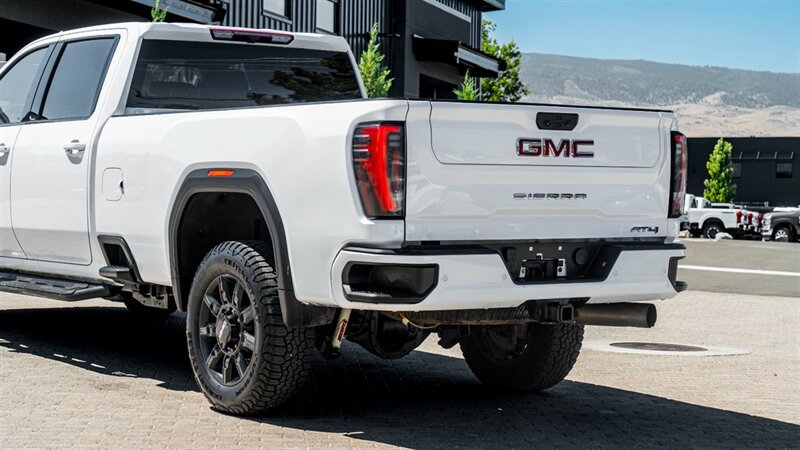 Used 2024 GMC Sierra 2500 AT4 AWD/4WD image 12