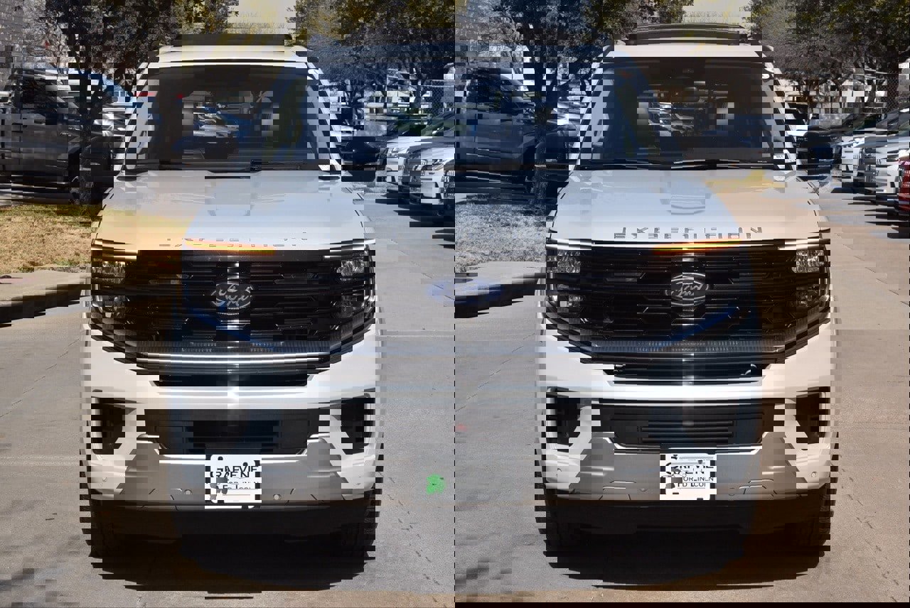 Certified 2025 Ford Expedition Platinum image 3