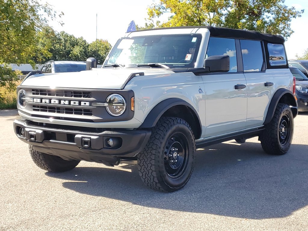 Certified 2023 Ford Bronco Black Diamond AWD/4WD image 2