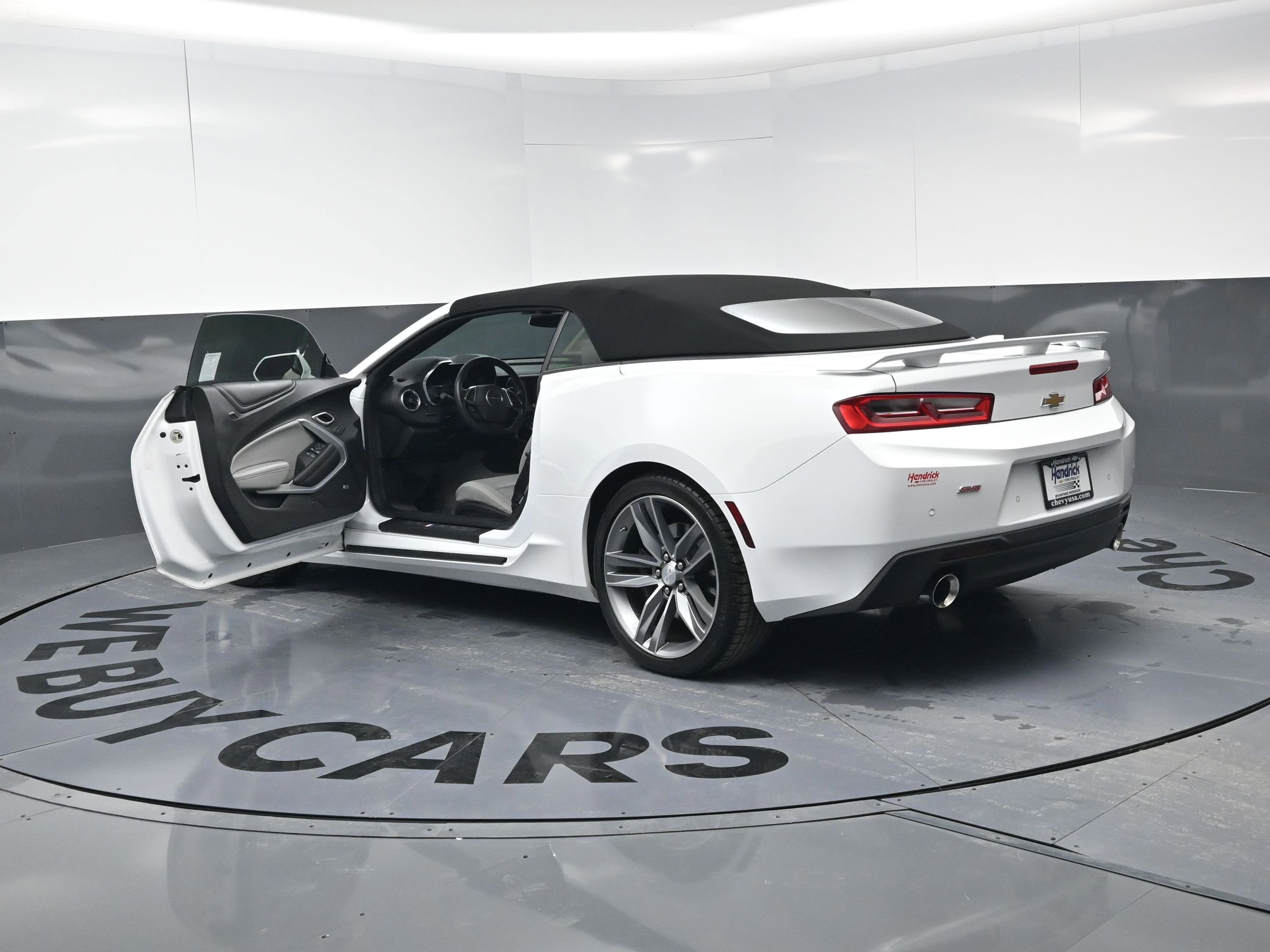 Used 2016 Chevrolet Camaro SS image 28