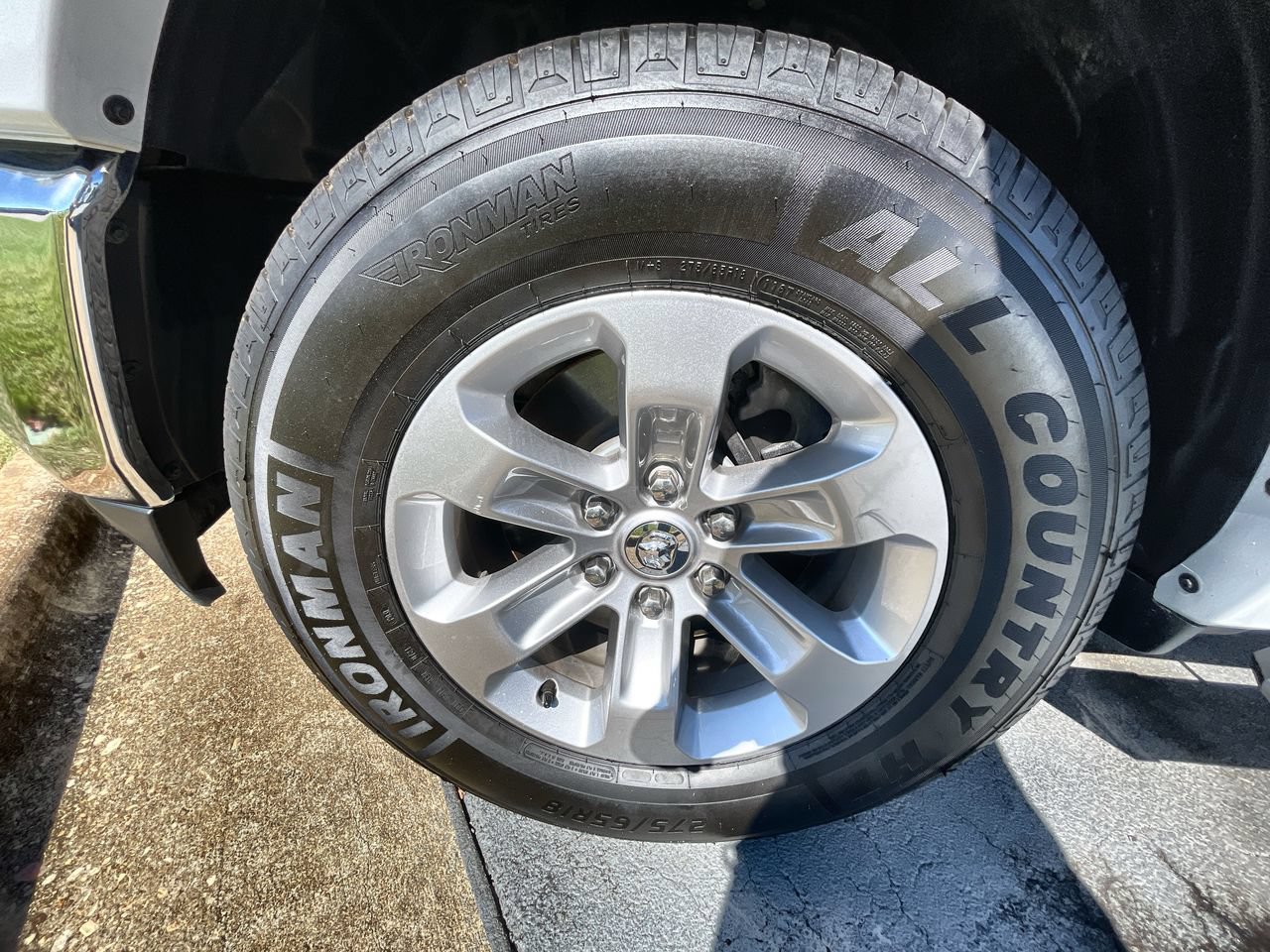 Used 2022 RAM 1500 Laramie AWD/4WD image 31